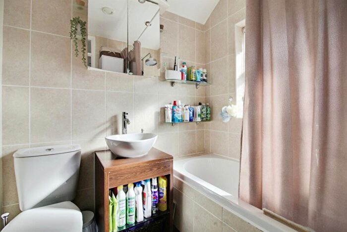 3 Bedroom End Of Terrace House For Sale In Howlands, Welwyn Garden City, AL7