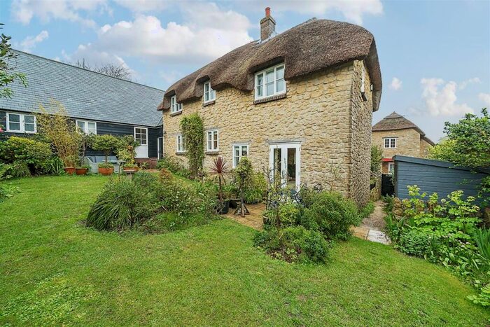 4 Bedroom Link Detached House For Sale In West Street, Abbotsbury, DT3