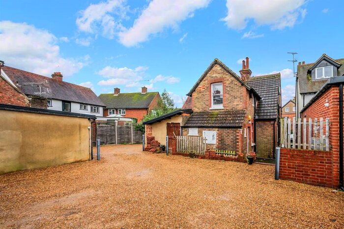 2 Bedroom Maisonette To Rent In Walton Street, Walton On The Hill, Tadworth, KT20