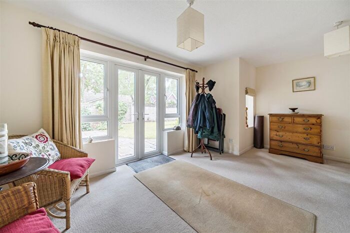 5 Bedroom Detached House For Sale In Edgcumbe Park Drive Crowthorne, Berkshire, RG45