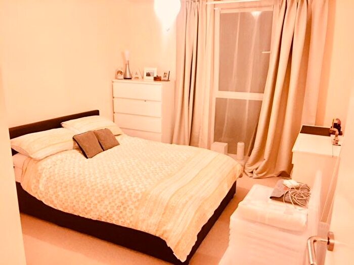 1 Bedroom Flat To Rent In St. Johns Road, Isleworth, TW7