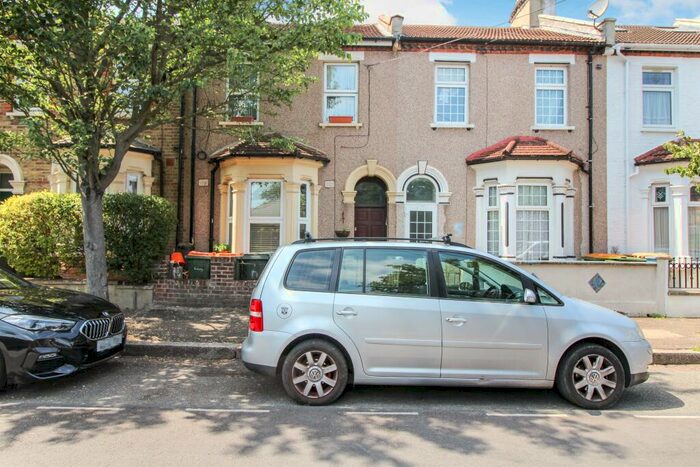 1 Bedroom Flat To Rent In Elm Road, Forest Gate, London, E7