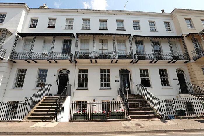 2 Bedroom Flat For Sale In Wellington Street, Cheltenham, Gloucestershire, GL50