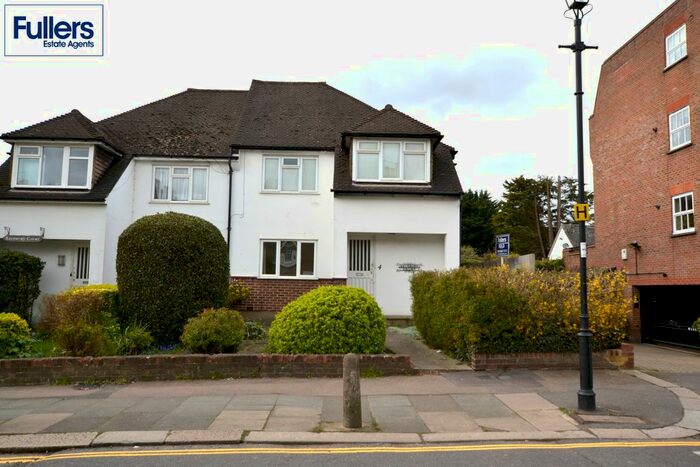2 Bedroom Maisonette To Rent In Hoppers Road, Winchmore Hill, N21