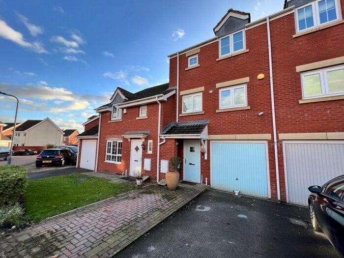 3 Bedroom Town House To Rent In The Haywain, South Milford, LS25