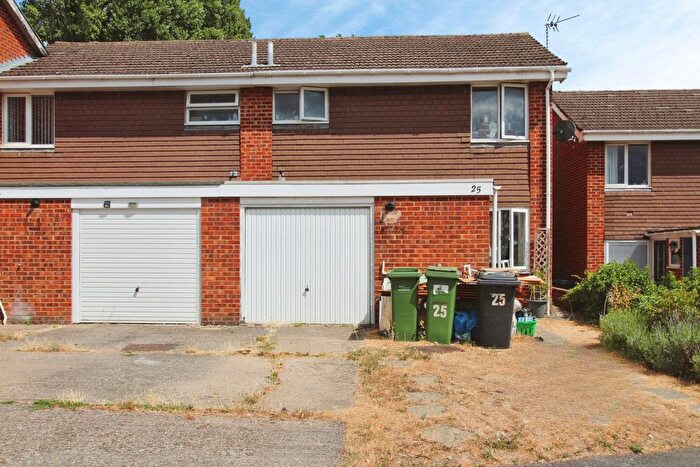 3 Bedroom Semi Detached House For Sale In Sharnwood Drive, Calcot, RG31