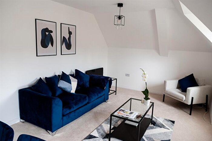 2 Bedroom Flat For Sale In Romney Avenue, Bristol, BS7