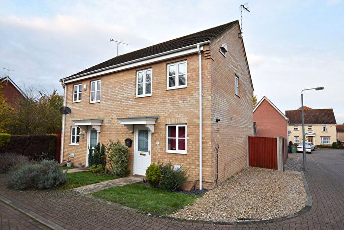 2 Bedroom Semi Detached House To Rent In Pennycress Drive, Thetford, IP24