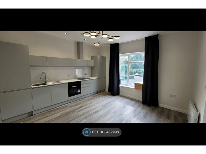 1 Bedroom Flat To Rent In Crowthorne, Crowthorne, RG45