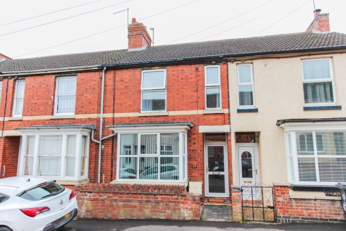 3 Bedroom Terraced House For Sale In Queen Street, Irthlingborough, NN9