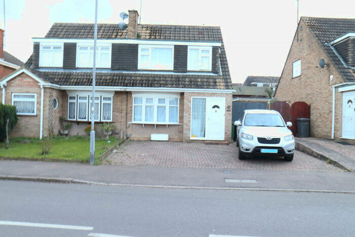 3 Bedroom Semi-Detached House To Rent In Needham Road, Luton, LU4