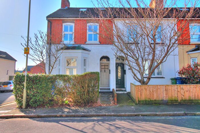 3 Bedroom Terraced House For Sale In Newport Road, Aldershot, GU12