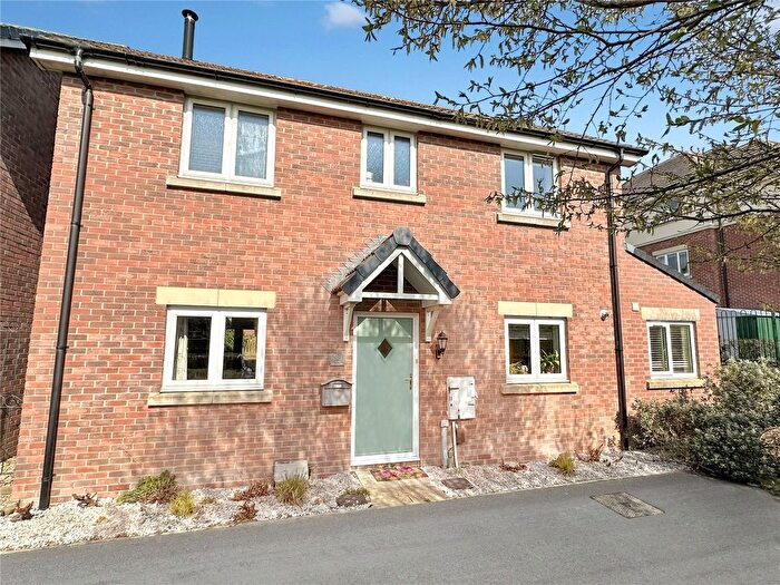 3 Bedroom Detached House For Sale In Kilby Crescent, Swindon, Wiltshire, SN25