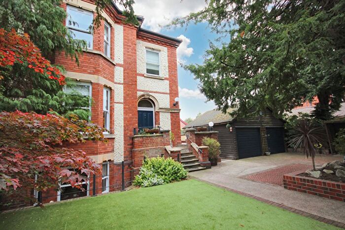 4 Bedroom Semi-Detached House For Sale In London Road, Newark, NG24