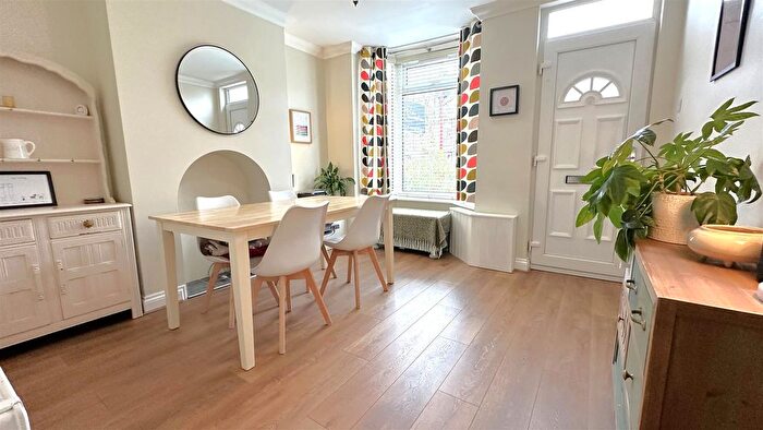 3 Bedroom End Of Terrace House For Sale In Holly Road, Kings Norton, Birmingham, B30