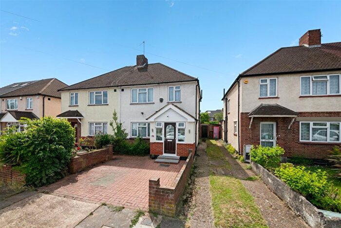 3 Bedroom Semi-Detached House For Sale In Kingsbridge Road, Norwood Green, UB2