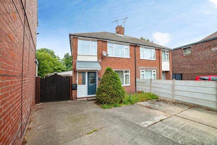 3 Bedroom Semi-Detached House For Sale In Fairfield Drive, Mansfield, Nottinghamshire, NG18