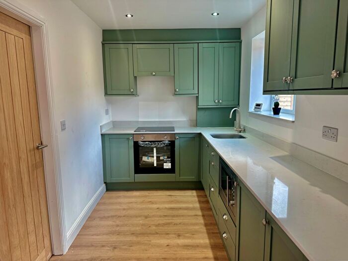 4 Bedroom Detached House To Rent In Denholme Drive, Ossett, WF5