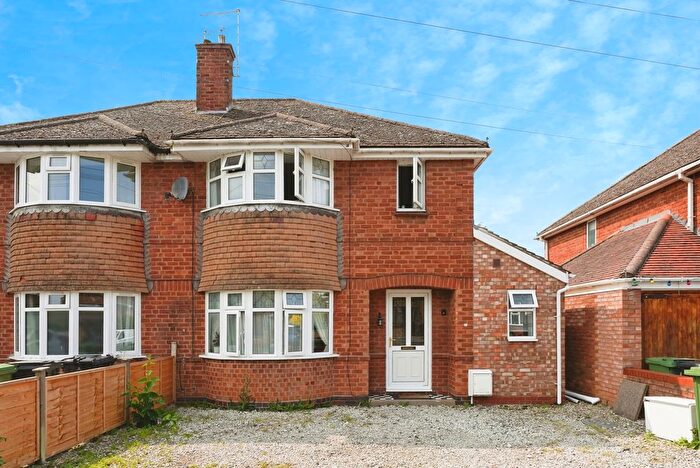 6 Bedroom Semi-Detached House For Sale In Woodstock Road, Worcester, Worcestershire, WR2