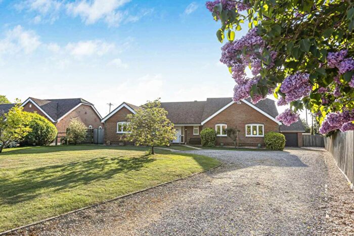 4 Bedroom Detached Bungalow For Sale In Brookfield Close, Wallingford, OX10