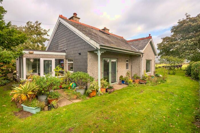 2 Bedroom Bungalow For Sale In Porthmadog, Gwynedd, LL49