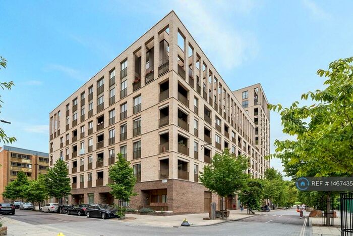 2 Bedroom Flat To Rent In Wallington Court, London, N4