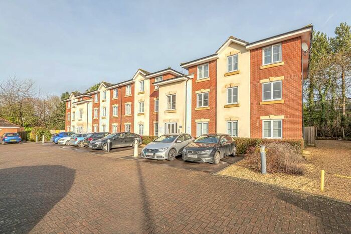 2 Bedroom Flat To Rent In Newbury, Berkshire RG14