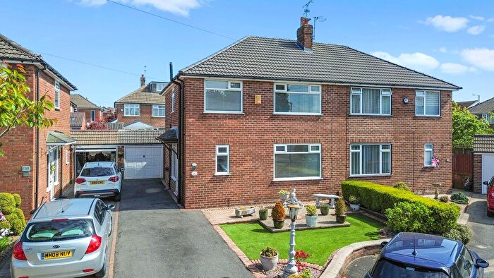 3 Bedroom Semi-Detached House For Sale In Windlebrook Crescent, Windle, WA10