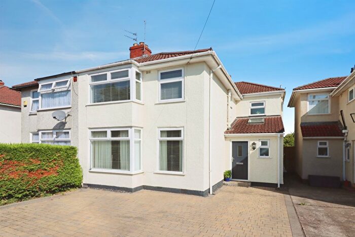 3 Bedroom Semi-Detached House For Sale In Burley Crest, Bristol, BS16