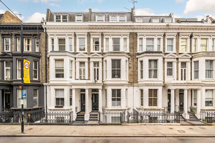 2 Bedroom Flat To Rent In Edith Grove, Chelsea, SW10