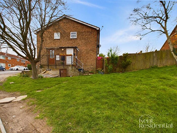 1 Bedroom Property For Sale In Chaffinch Close, Chatham, ME5
