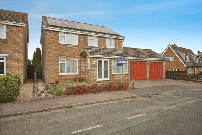 4 Bedroom Detached House For Sale In The Chestnuts, London Road, Capel St Mary, Suffolk, IP9