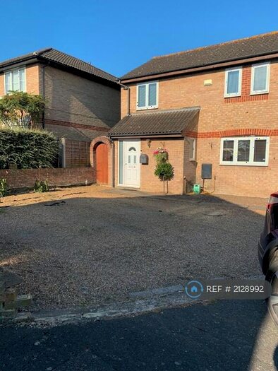 3 Bedroom Detached House To Rent In Coptefield Drive, Belvedere, DA17