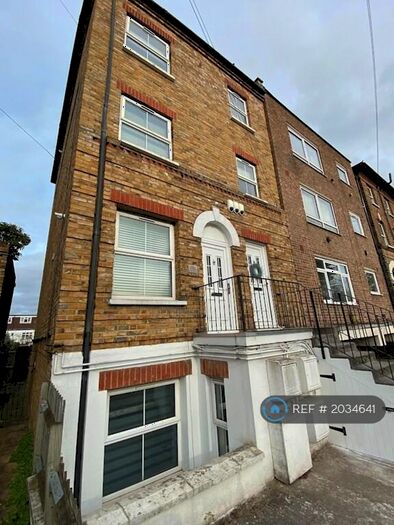 2 Bedroom Maisonette To Rent In Wynell Road, London, SE23