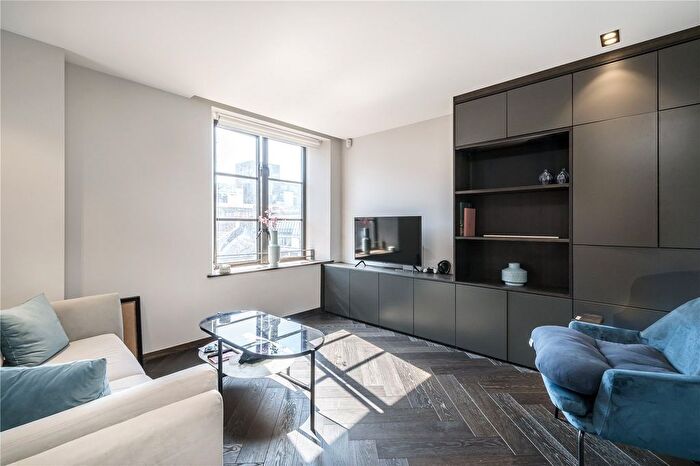 1 Bedroom Flat To Rent In - Poland Street, London, W1F