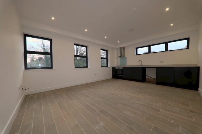 1 Bedroom Flat To Rent In Church Street, Rickmansworth, WD3
