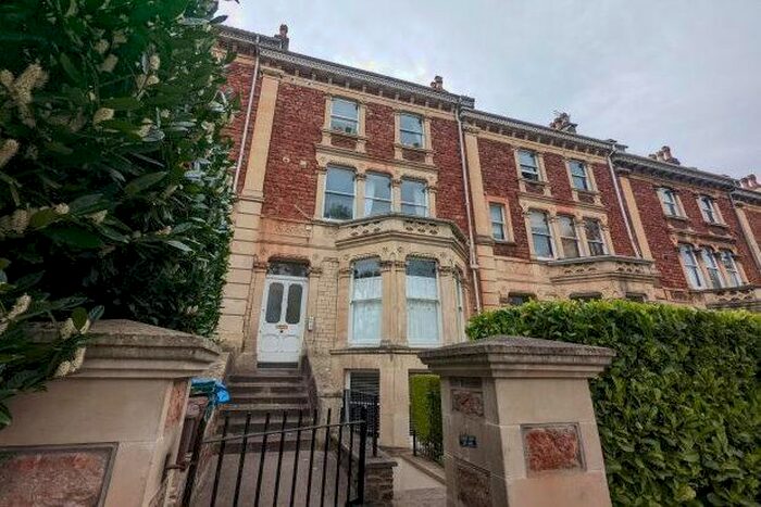 2 Bedroom Flat To Rent In Hanbury Road, Bristol, BS8