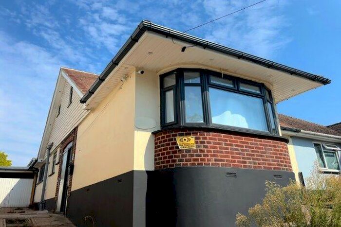 4 Bedroom Detached Bungalow To Rent In Rayleigh Road, Leigh-On-Sea, SS9