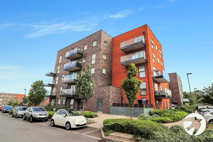 2 Bedroom Flat To Rent In Dell View Road, Erith, DA8