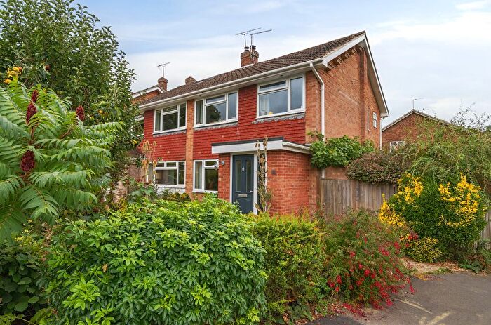 3 Bedroom Semi-Detached House For Sale In Nursery Road, Alresford, Hampshire, SO24