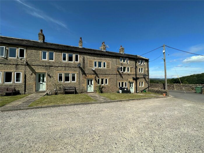 2 Bedroom House To Rent In Hollingreave, New Mill, Holmfirth, West Yorkshire, HD9