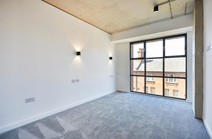 2 Bedroom Apartment To Rent In . :: One Silk Street, M4