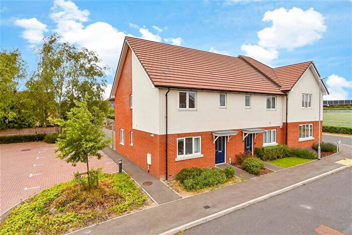 3 Bedroom Semi-detached House For Sale In Saxon Way, Cliffsend, Ramsgate, Kent, CT12