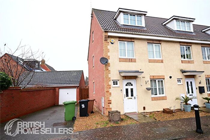 3 Bedroom End Of Terrace House For Sale In Jury Road, Hampton Vale, Peterborough, Cambridgeshire, PE7