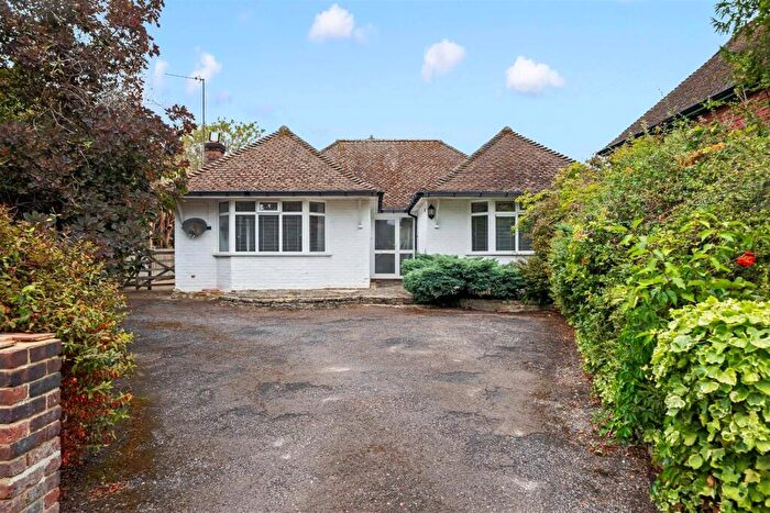 3 Bedroom Bungalow For Sale In The Drive, Cranleigh, GU6