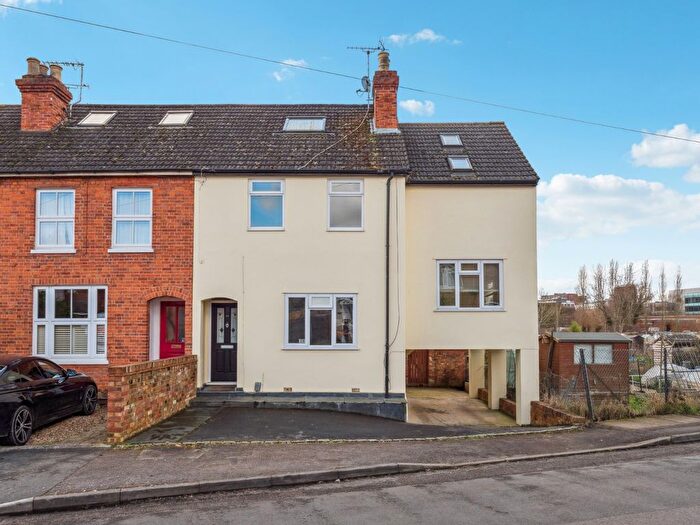 5 Bedroom Detached House For Sale In Blackamoor Lane, Maidenhead, SL6