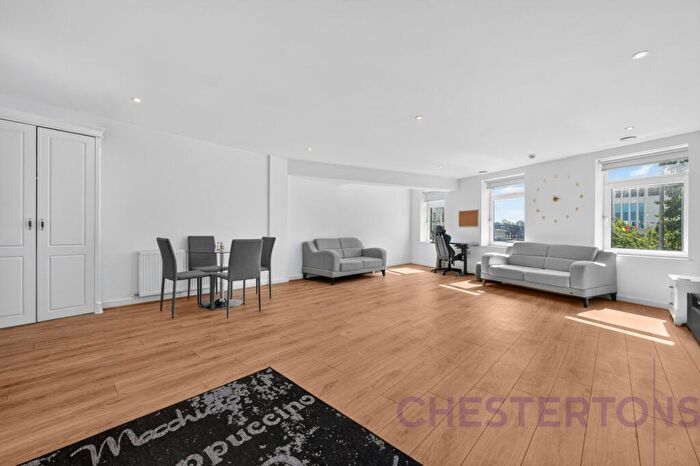 2 Bedroom Flat To Rent In Greens End, Canary Wharf, SE18