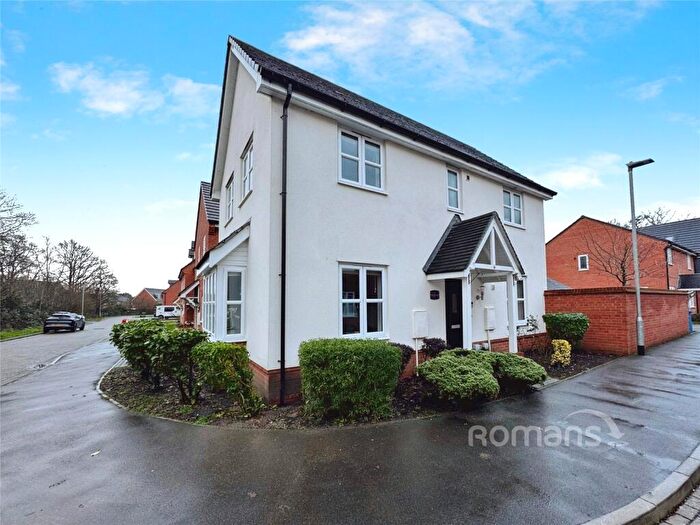 3 Bedroom Detached House For Sale In Dragonfly Chase, Sandhurst, Berkshire, GU47