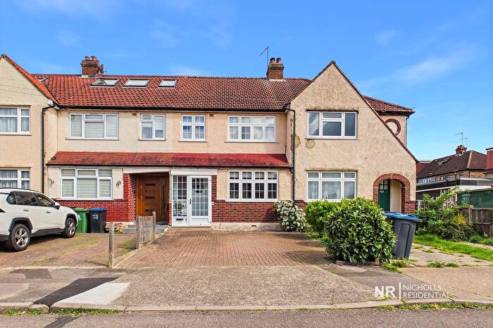 3 Bedroom Property For Sale In Hartfield Road, Chessington, Surrey., KT9