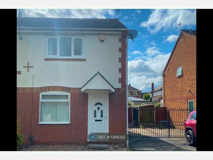 2 Bedroom Semi-Detached House To Rent In Paddock Close, Nottingham, NG6